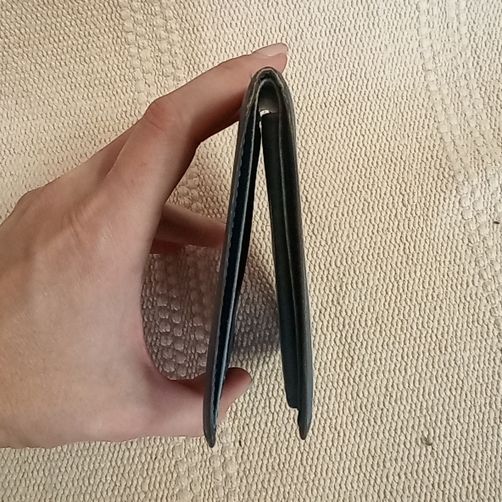 Blue epi wallet - Picture 3 of 9